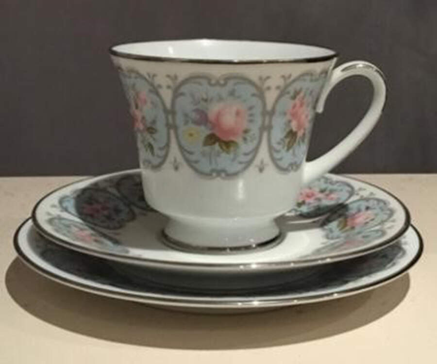 N5109 Footed Cup & Saucer Set by Noritake-1