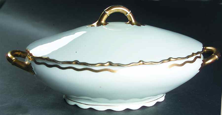 OSG75 Oval Covered Vegetable by Oscar & Edgar Gutherz-1