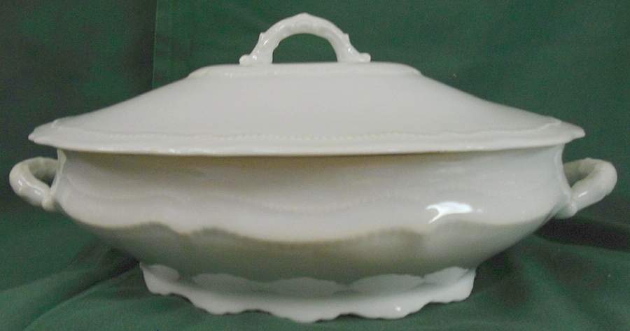 OSG31 Oval Covered Vegetable by Oscar & Edgar Gutherz-1