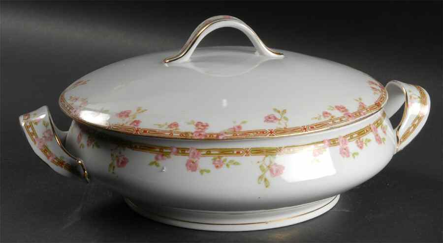 OSG10 Round Covered Vegetable by Oscar & Edgar Gutherz-1