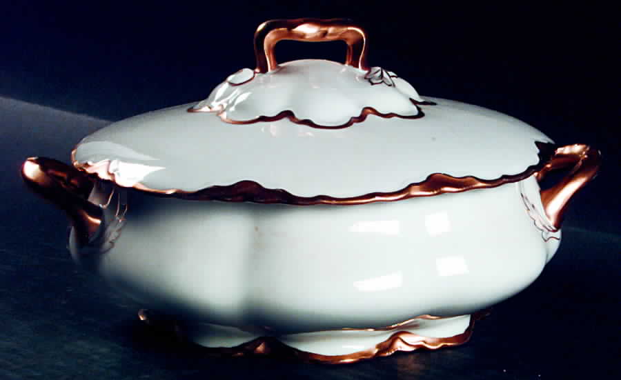 2649 Round Covered Vegetable by Oscar & Edgar Gutherz-1