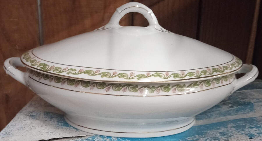 OSG32 Oval Covered Vegetable by Oscar & Edgar Gutherz-1