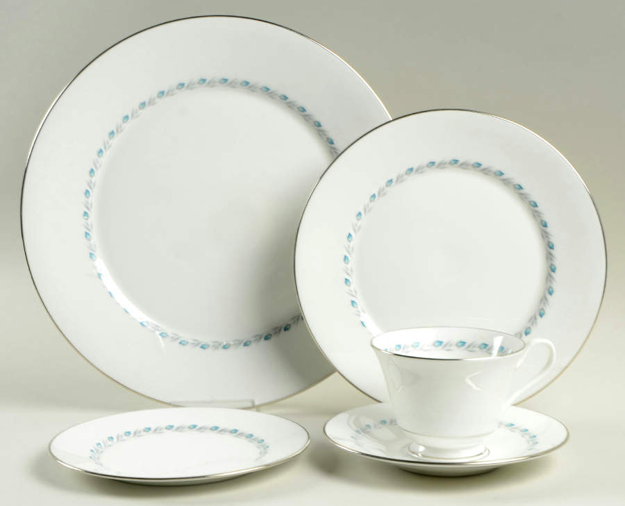 Bluefield 5 Piece Place Setting by Oxford (Div of Lenox)-1