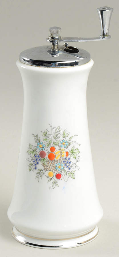 Carlyle Pepper Mill by Oxford (Div of Lenox)-1