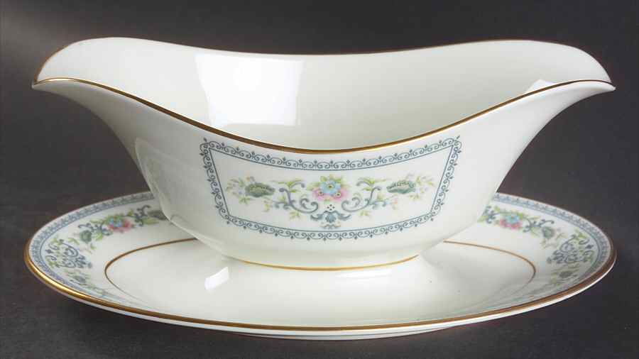 Fontaine Gravy Boat with Attached Underplate by Oxford (Div of Lenox)-1