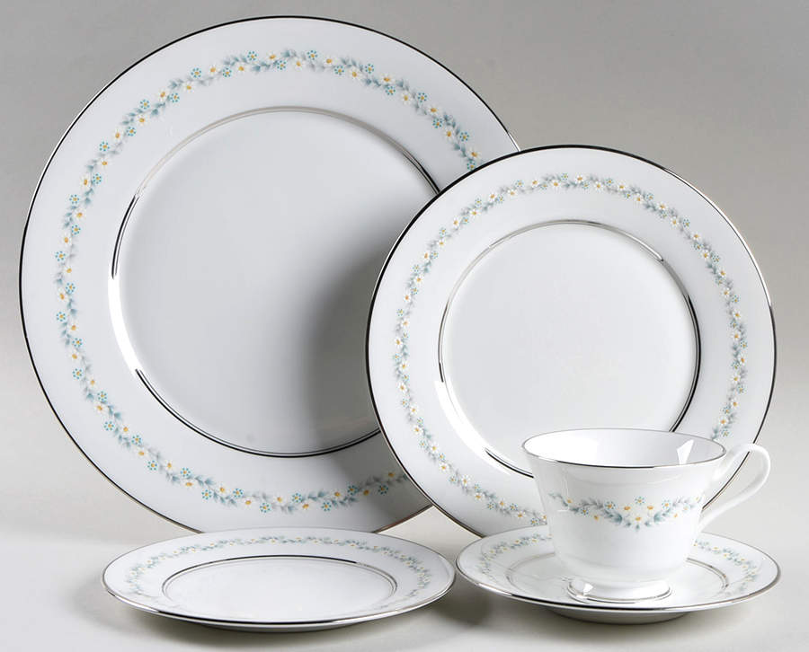 Holyoke 5 Piece Place Setting by Oxford (Div of Lenox)-1