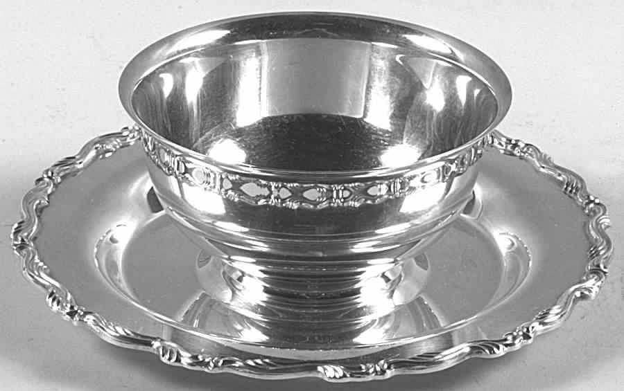 Georgian Scroll (Silverplate, Hollowware) Sauce/Gravy Boat by Oneida Silver-1