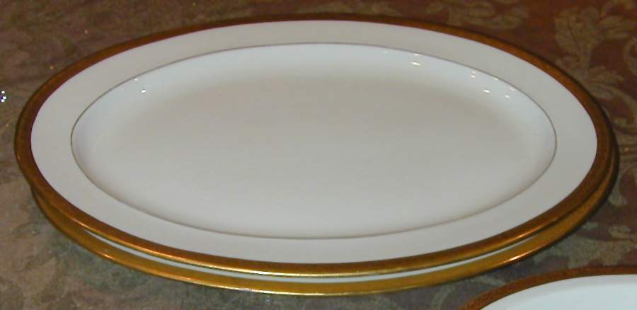 Laurel 14" Oval Serving Platter by Oakland-1