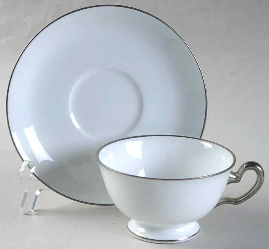 Clelia Footed Cup & Saucer Set by Okura-1