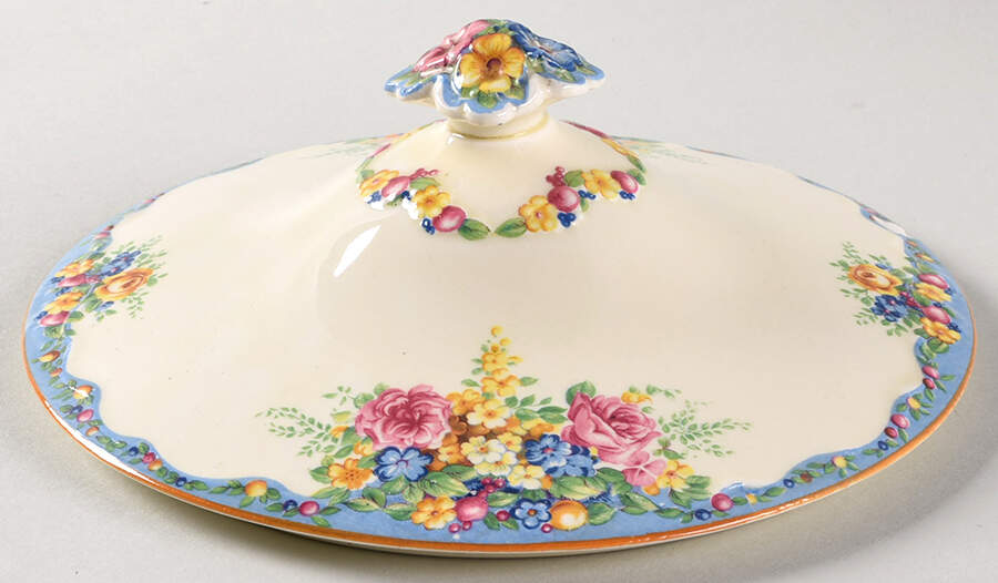 Pasadena Lid for Round Vegetable by Old Hall-1