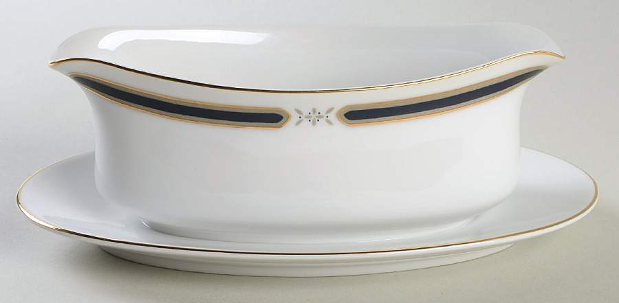 Ardmore Gravy Boat with Attached Underplate by Oneida-1