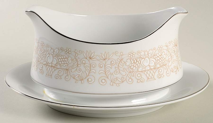 Golden Glow Gravy Boat with Attached Underplate by Oneida-1