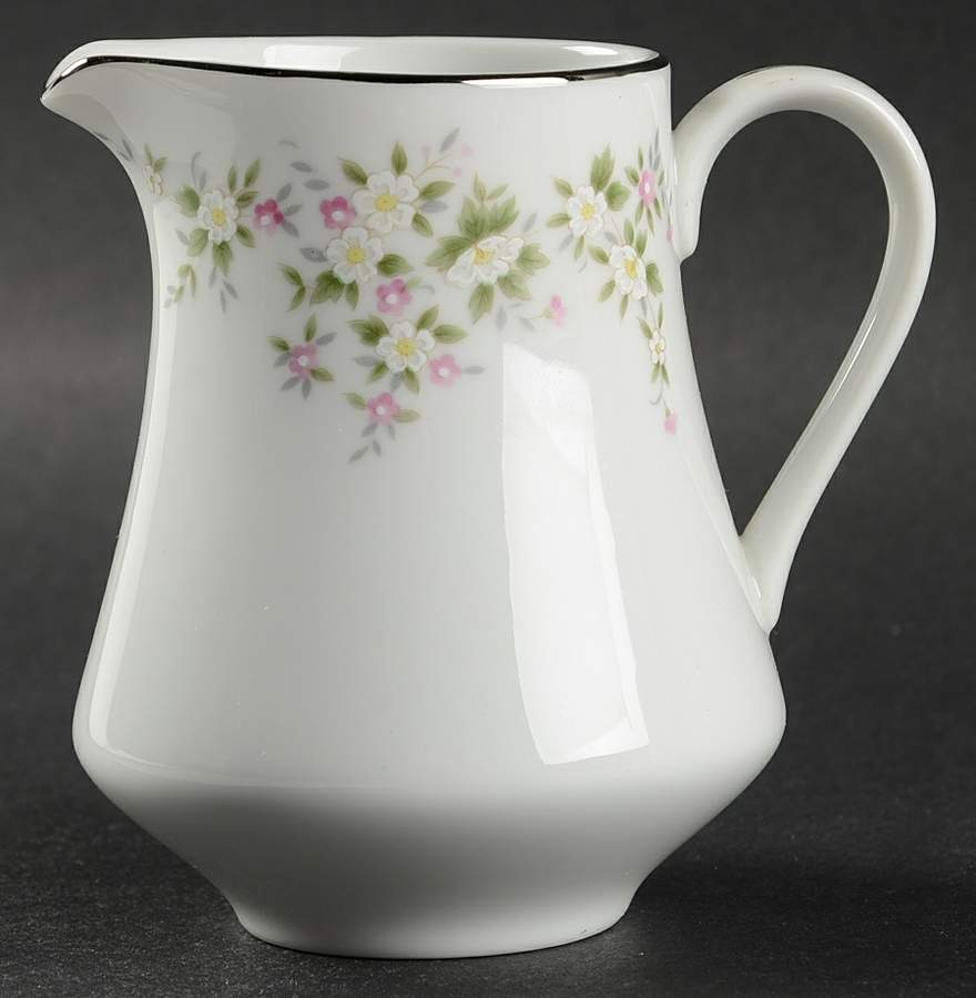 Grandeur Creamer by Oneida-1