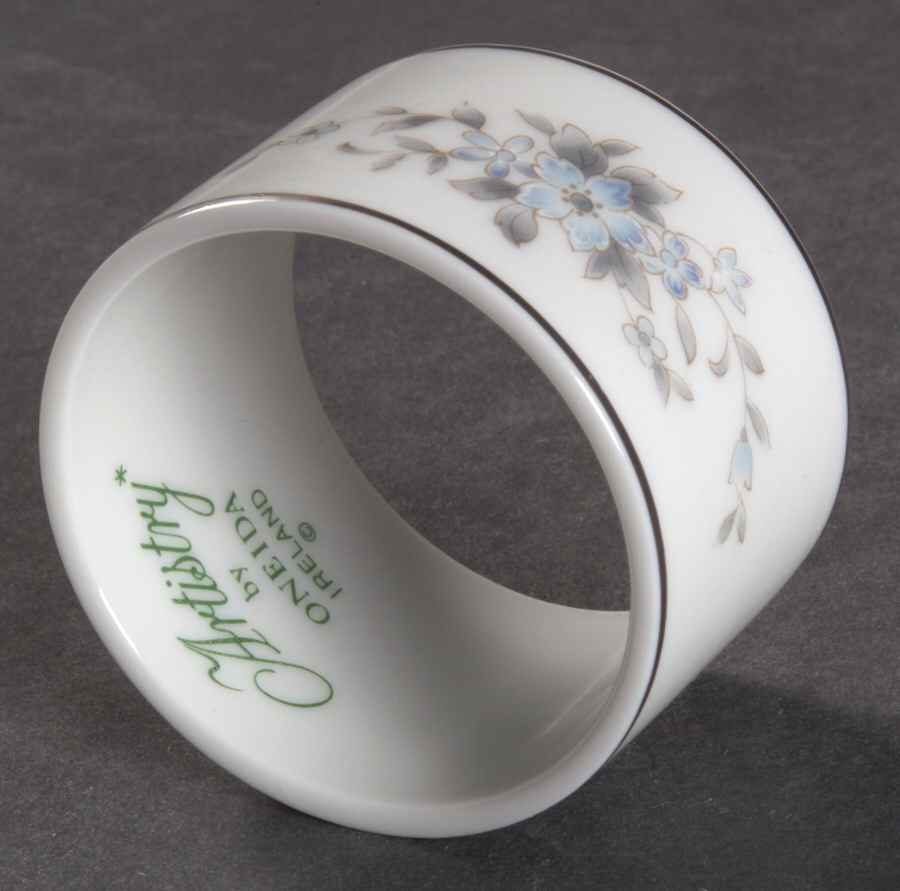 Heiress Napkin Ring by Oneida-1