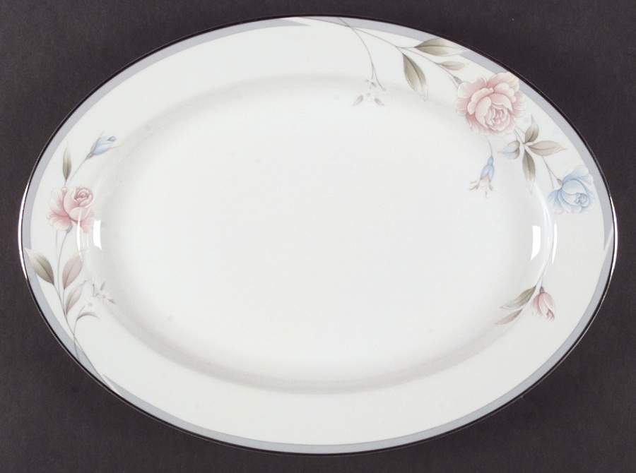 Lycee 14" Oval Serving Platter by Oneida-1