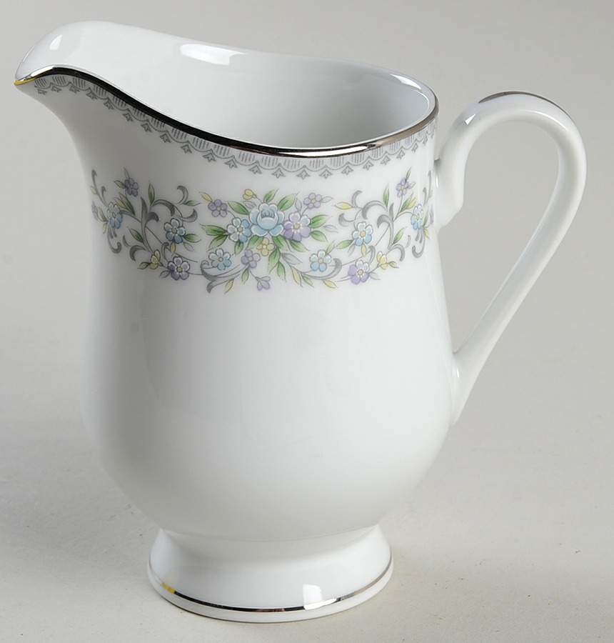 Lynwood Creamer by Oneida-1