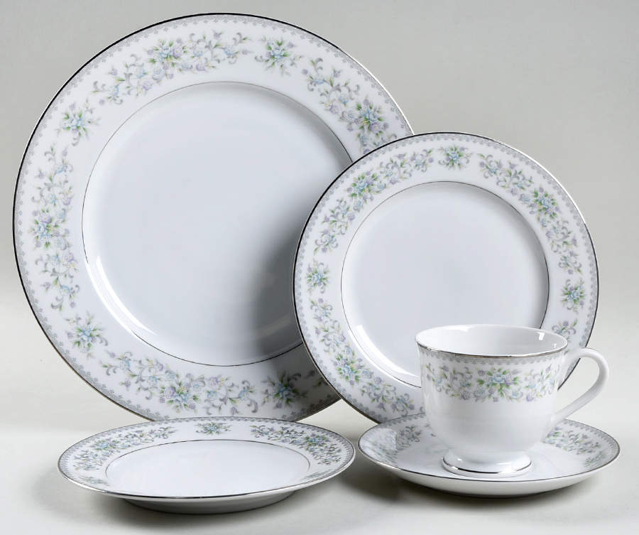 Lynwood 5 Piece Place Setting by Oneida-1