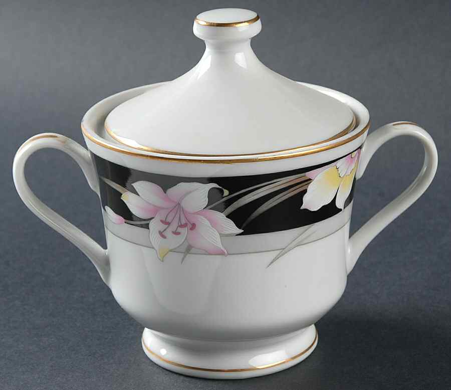 Persuasion Sugar Bowl & Lid by Oneida-1