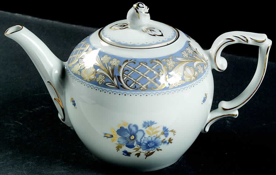 Ashton Teapot & Lid by Oscar De La Renta-1