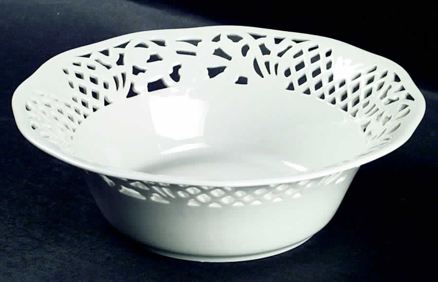 Belmonte 8" Pierced Round Bowl by Oscar De La Renta-1