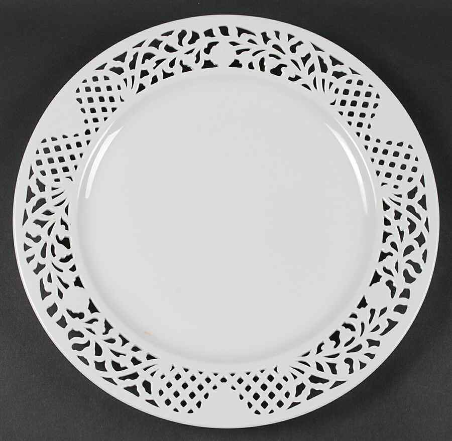 Belmonte 12" Chop Plate (Round Platter) by Oscar De La Renta-1