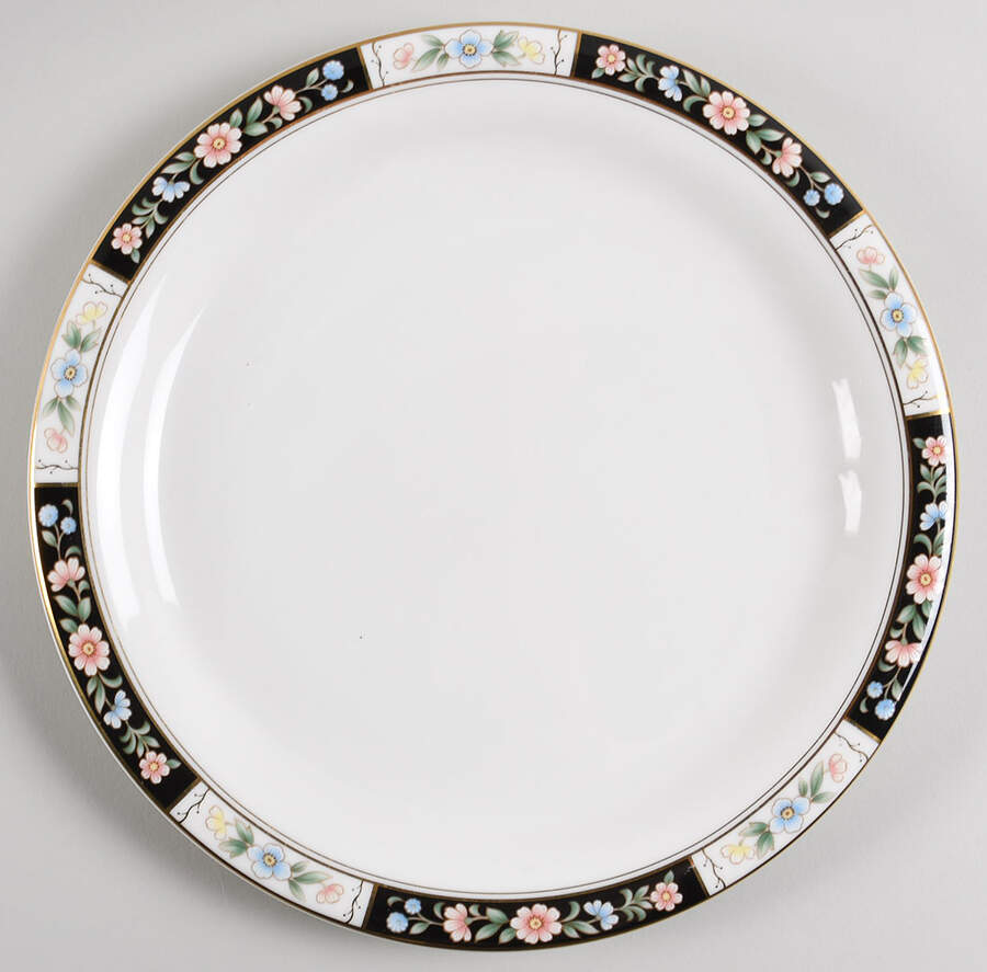 Brielle 12" Chop Plate (Round Platter) by Oscar De La Renta-1