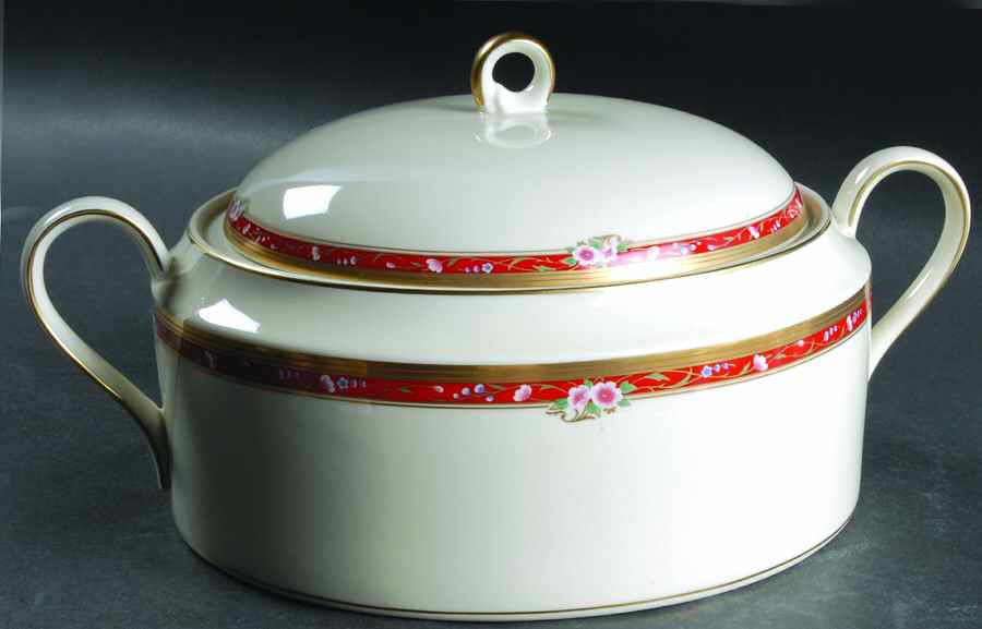 Chateau Rose Round Covered Vegetable by Oscar De La Renta-1