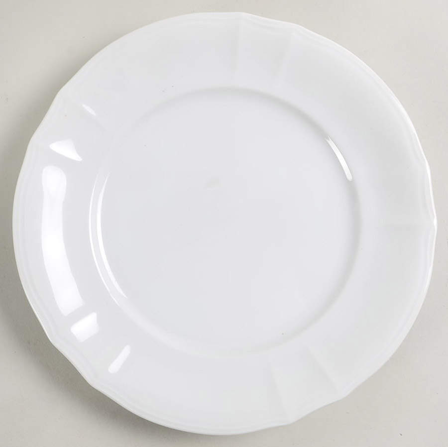Classic Tradition White Salad Plate by Oscar De La Renta-1