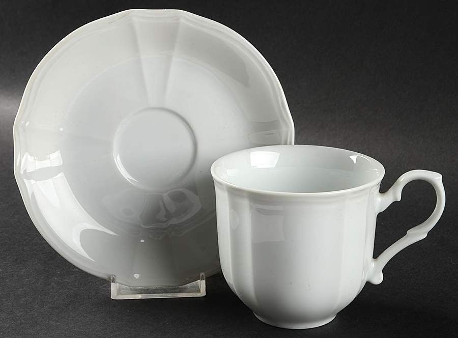 Classic Tradition White Flat Cup & Saucer Set by Oscar De La Renta-1