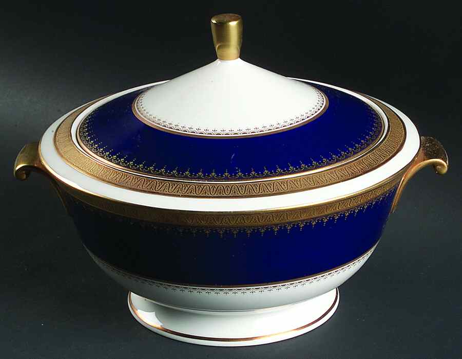 Dinner At Eight Round Covered Vegetable by Oscar De La Renta-1
