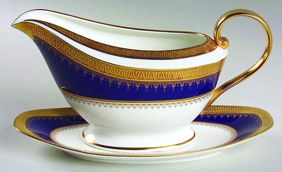 Dinner At Eight Gravy Boat & Underplate by Oscar De La Renta-1