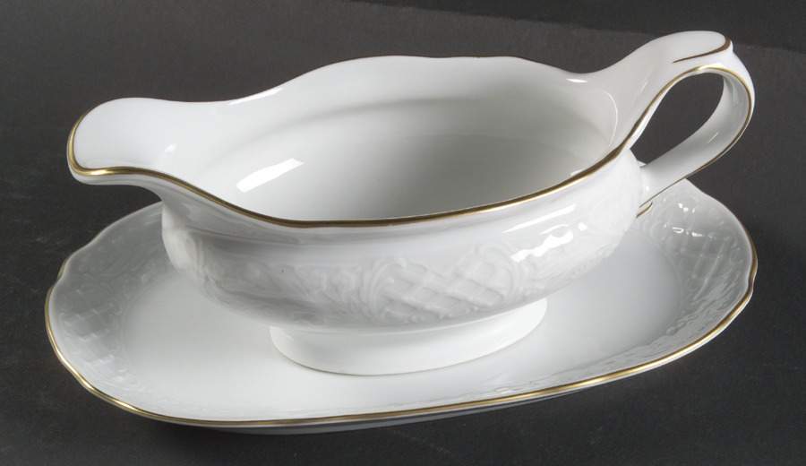 Dresden Gold Gravy Boat & Underplate (Relish/Butter) by Oscar De La Renta-1