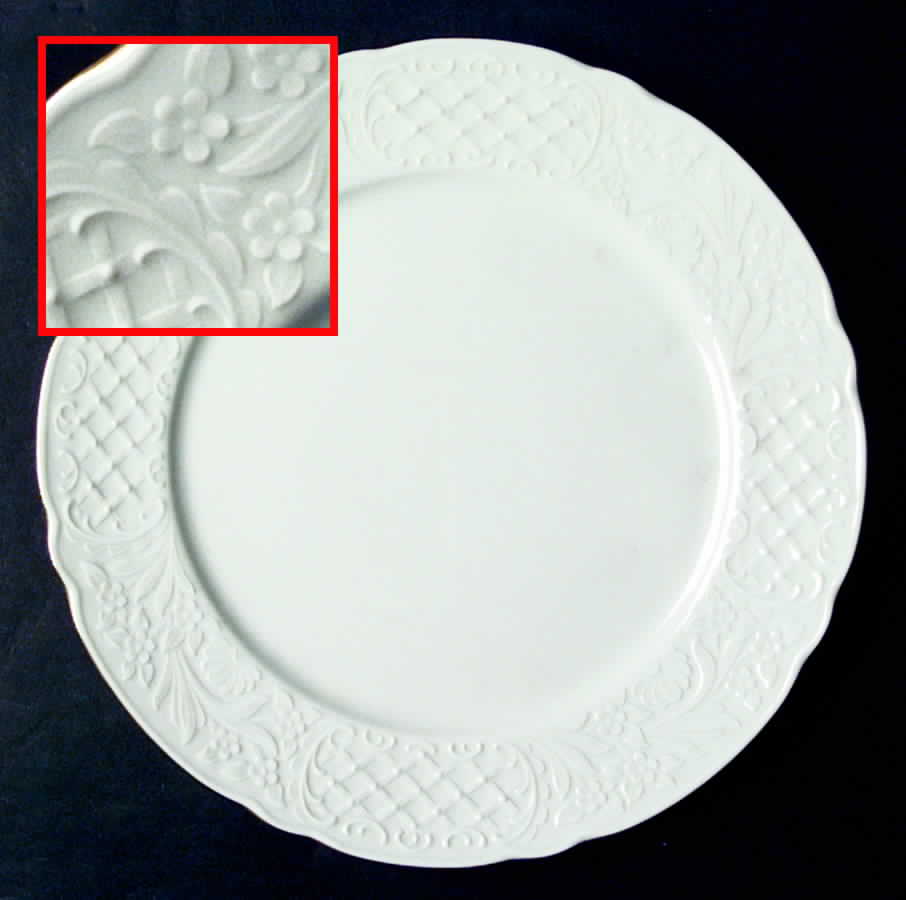Dresden Gold Dinner Plate by Oscar De La Renta-1