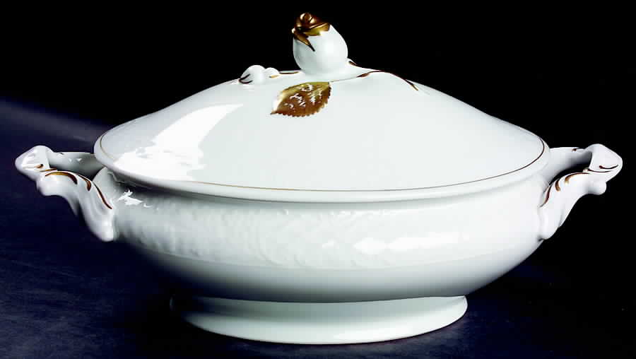 Dresden Gold Oval Covered Vegetable by Oscar De La Renta-1