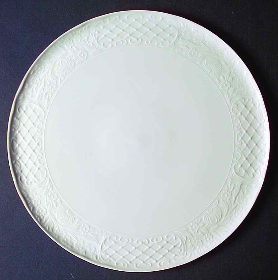 Dresden Gold Cake Plate by Oscar De La Renta-1