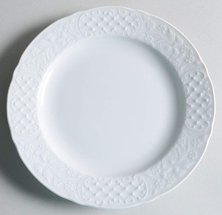 Dresden White Salad Plate by Oscar De La Renta-1