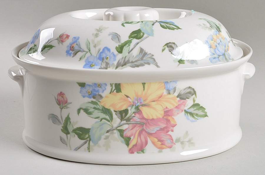 English Tapestry 2 Quart Oval Covered Casserole by Oscar De La Renta-1
