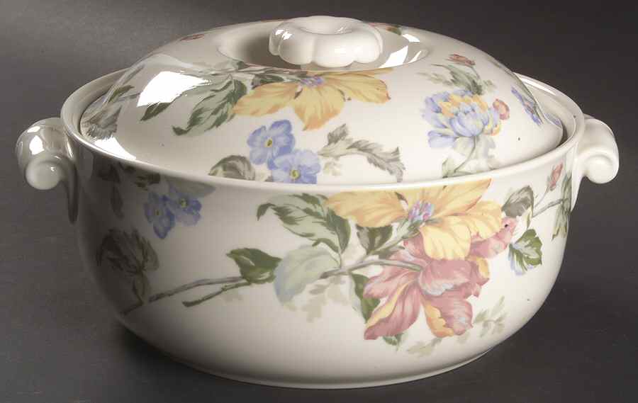 English Tapestry 3 Quart Round Covered Casserole by Oscar De La Renta-1