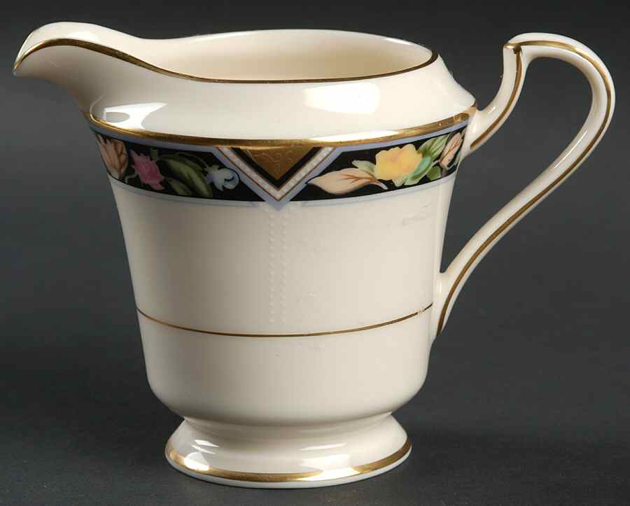 Fleur Royale Creamer by Oscar De La Renta-1