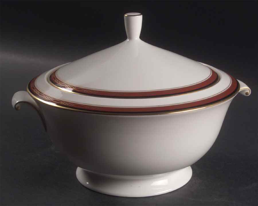 Gold Bracelet Red 2 Qt Round Covered Casserole by Oscar De La Renta-1