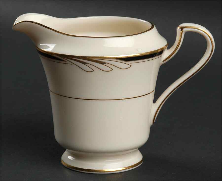 Hospitality Black Creamer by Oscar De La Renta-1