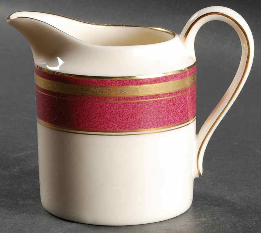 Imperial Ruby Sugar Bowl & Lid by Oscar De La Renta-1