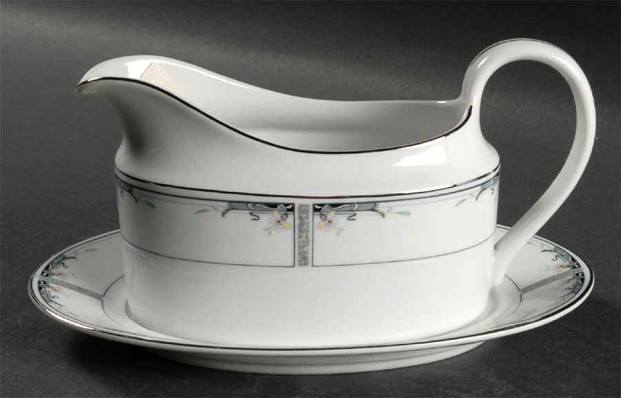 Luxury Garden Gravy Boat & Underplate by Oscar De La Renta-1