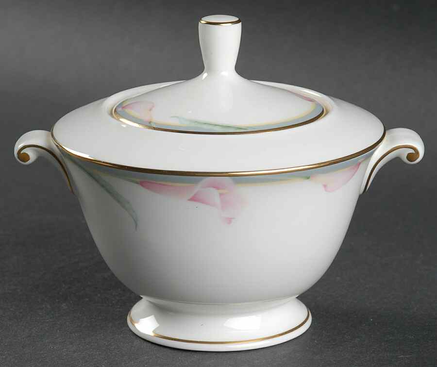Mademoiselle Sugar Bowl & Lid by Oscar De La Renta-1
