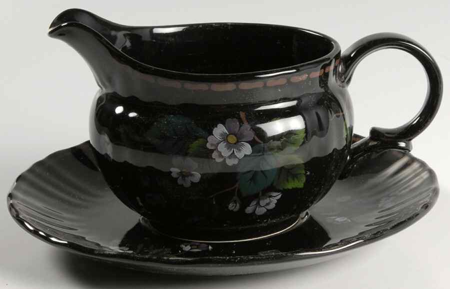 Manor Lane Gravy Boat & Underplate by Oscar De La Renta-1