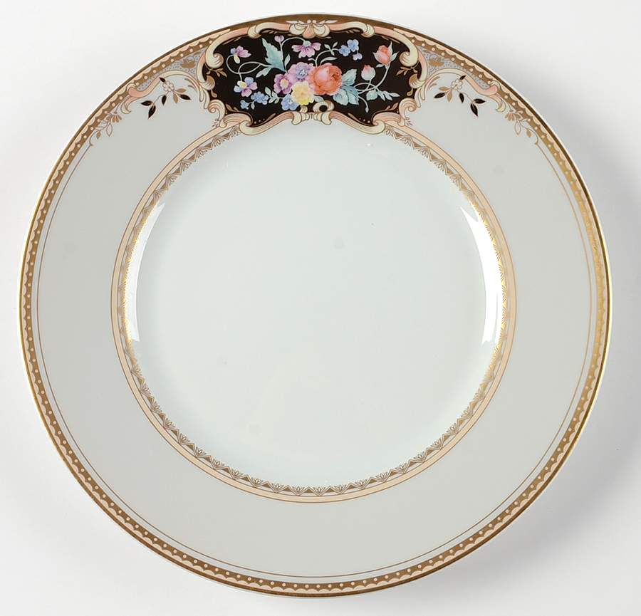 Medallion Salad Plate by Oscar De La Renta-1