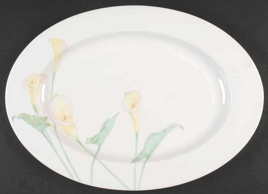 New Flair 15" Oval Serving Platter by Oscar De La Renta-1