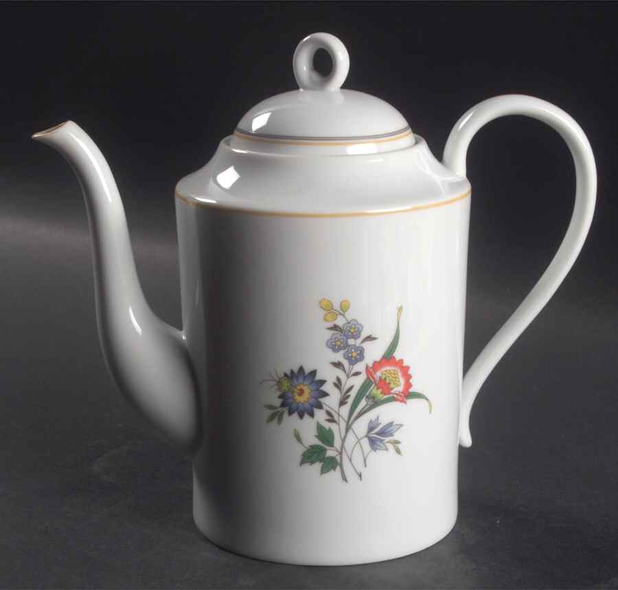 New Symphony Coffee Pot & Lid by Oscar De La Renta-1