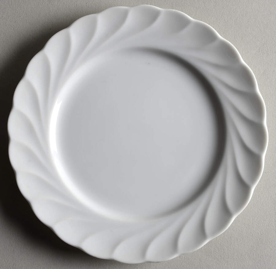 Oasis Bread & Butter Plate by Oscar De La Renta-1