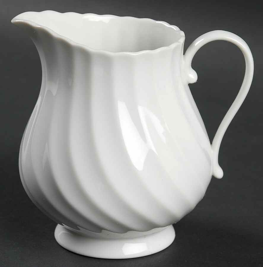 Oasis Creamer by Oscar De La Renta-1